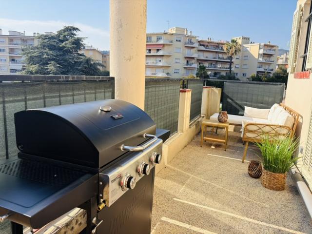 Grand T2 Moderne à Cimiez Terrasse 20m2 Vue montagnes et