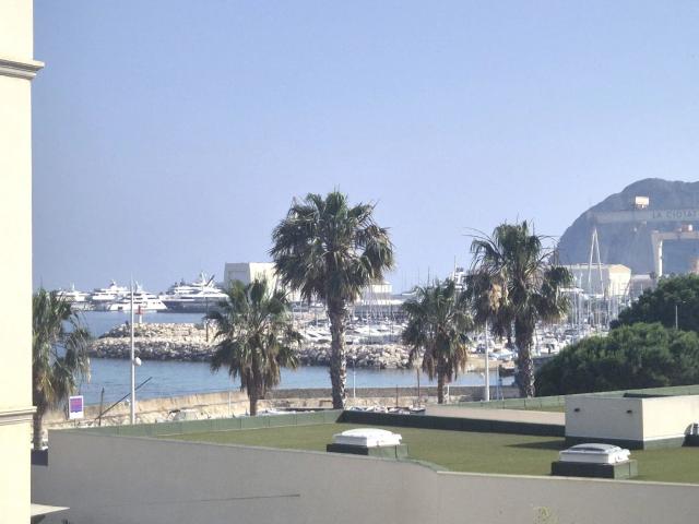 Grand T2 Moderne Dernier Etage avec Ascenseur Vue Mer 45m² La Ciotat