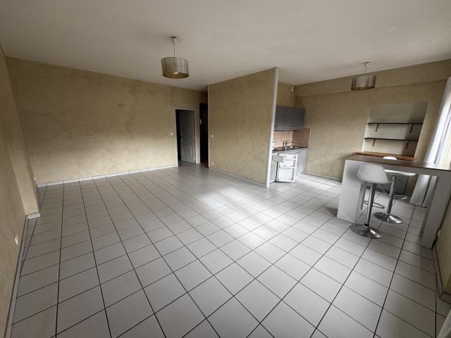 GRAND T2 RUE DES FILATIERS / ESQUIROL