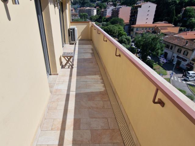Grand T3/4 en duplex en dernier étage
