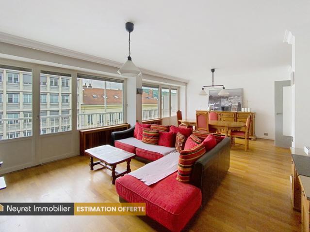 GRAND T4 AVEC GARAGE ET BALCON