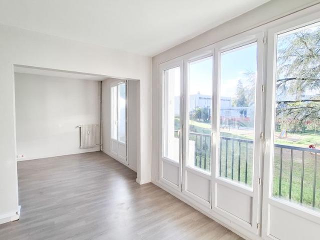 Grand T4 de 82 m² avec balcon et double séjour