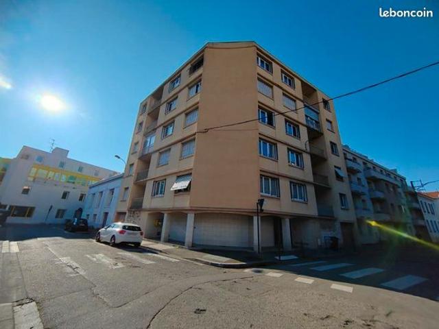Grand T4 lumineux avec ascenseur, cave et parking