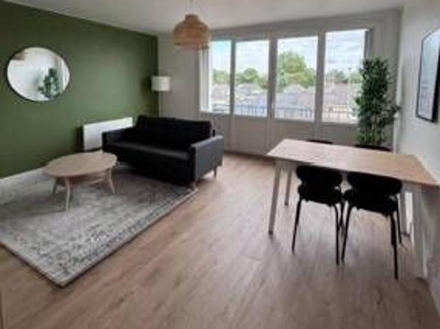 Grand T4 lumineux proche commodités – Nantes