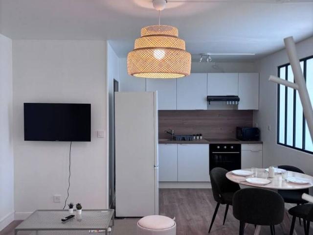 Grand T4 lumineux proche commodités – Nantes