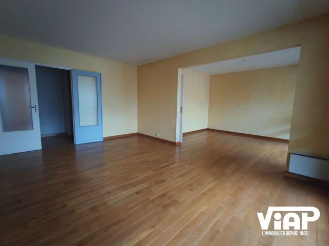 GRAND T4 QUARTIER MONTJOVIS EN COURS DE RENOVATION