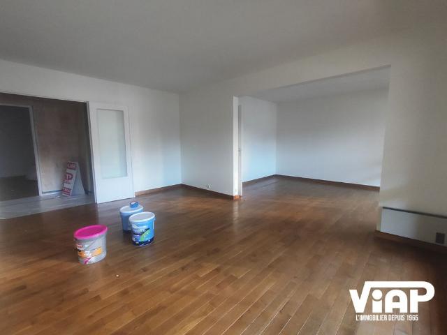 GRAND T4 QUARTIER MONTJOVIS EN COURS DE RENOVATION
