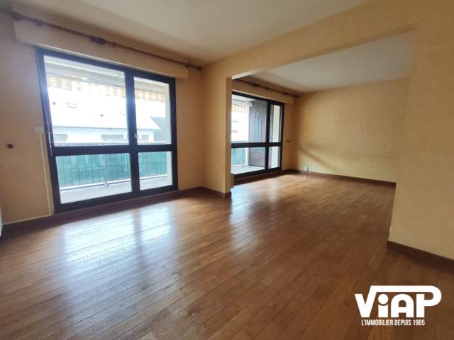 GRAND T4 QUARTIER MONTJOVIS EN COURS DE RENOVATION