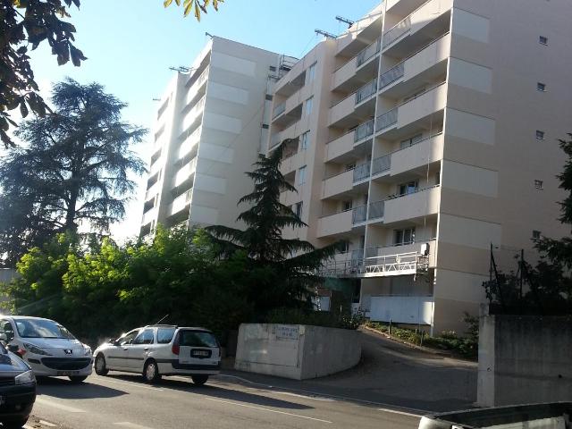 Grand T 2 proche TASSIN