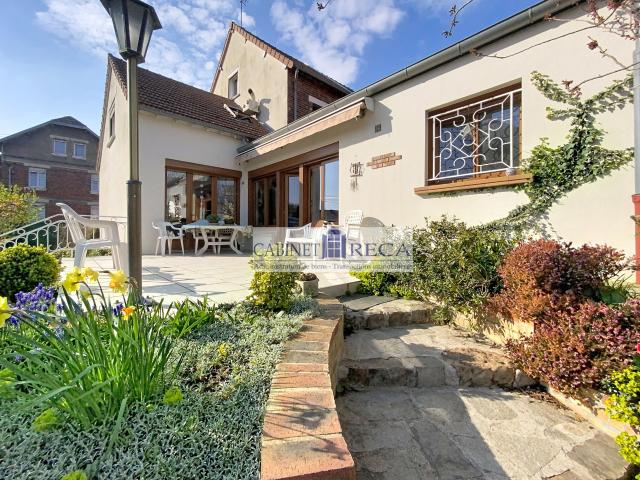 GRAND TERGNIER MAISON FAMILIALE