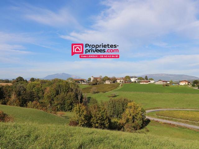 Grand terrain plat libre constructeur au calme à Corbonod
