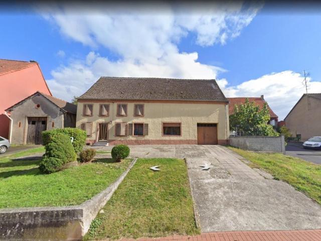 grand terrain plat, possibilité de créer plusieurs logements
