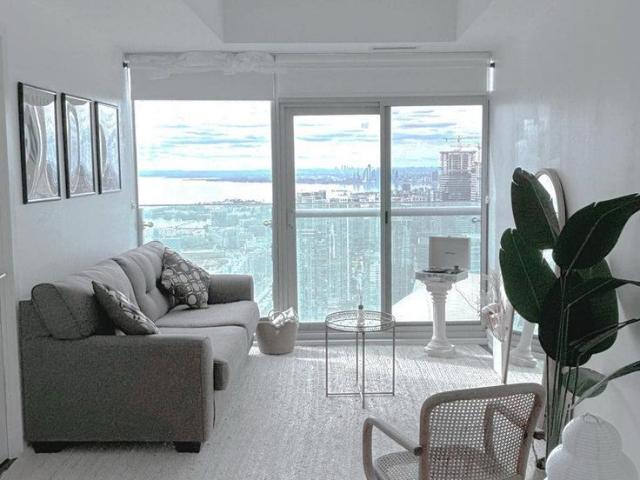 Grand Trunk Crescent
