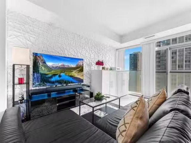 Grand Trunk Crescent