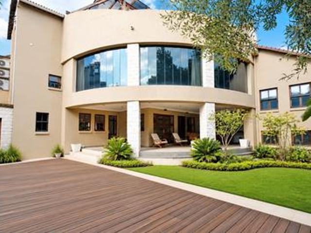 grand waterstone estate opportunity.
