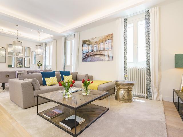 Grand apartment in the heart of stylish Salamanca