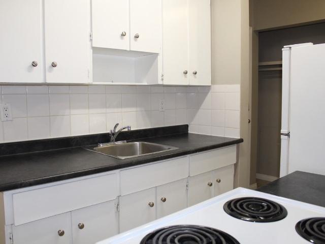 Grand Apartments 2 Bedroom Apartment for Rent at 11919 105 St Nw, Edmonton, AB T5G 2N4 Westwood