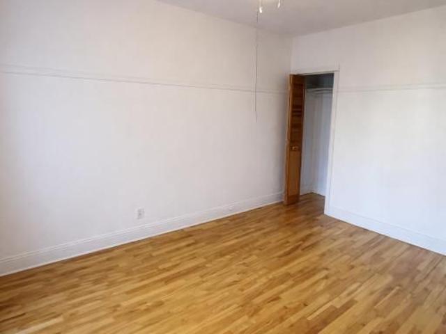 Grand appartement 5½ à louer – haut de duplex à Verdun – 1500$