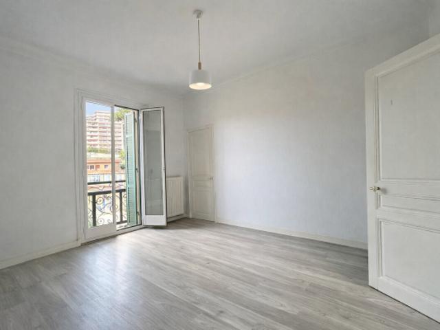 Grand appartement 5 pièces – Menton
