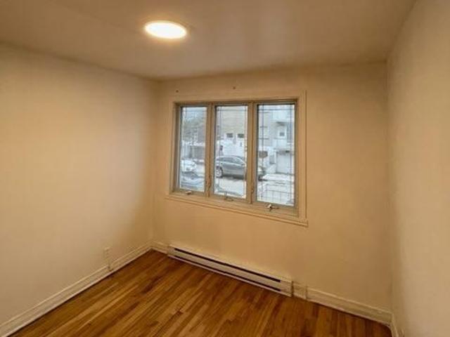 Grand appartement 5 1/2 3 chambres Libre et Disponible Dès maintenant