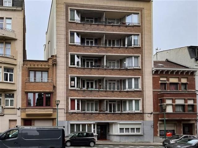 Grand Appartement 92m² 'une chambre avec 2 caves
