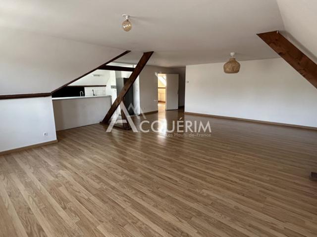 GRAND APPARTEMENT 2 CHAMBRES 2EME ETAGE
