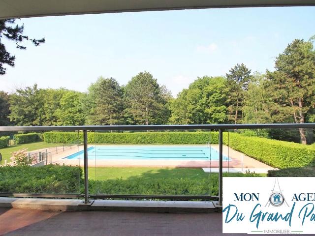 Grand appartement 3p 75m2 + balcon + box au Parc de Diane a Jouy en Josas limite Saclay