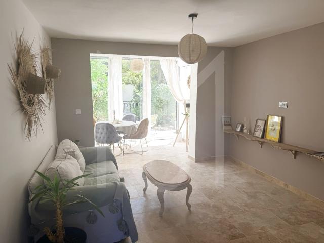 Grand appartement T2 à Sausset Les Pins avec Terrasse et Parking
