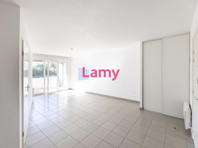 Grand Appartement T2 + Cellier + Parking
