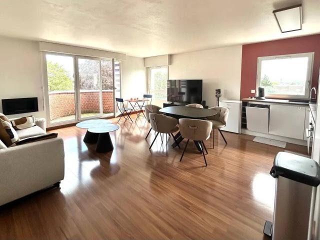 Grand appartement traversant avec terrasse