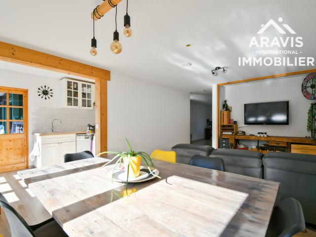 Grand appartement traversant en plein centre 97m² Thônes