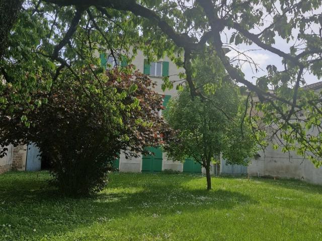 Grand appartement, avec atelier et jardin
