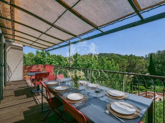 Grand appartement avec terrasse en centre ville 107m² Saint Tropez