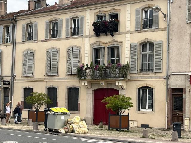 GRAND APPARTEMENT AVEC TRES BELLE VUE!