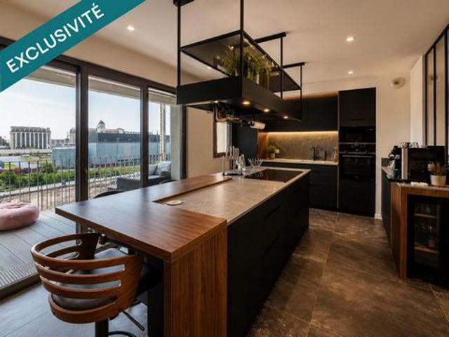 Grand appartement avec vue dégagée et climatisation