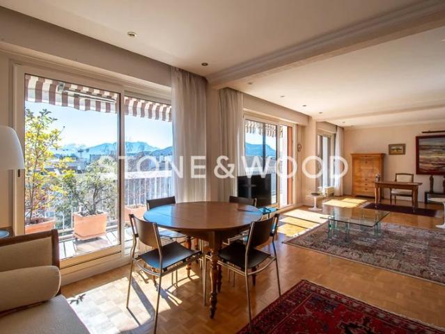 Grand appartement avec vue dégagée