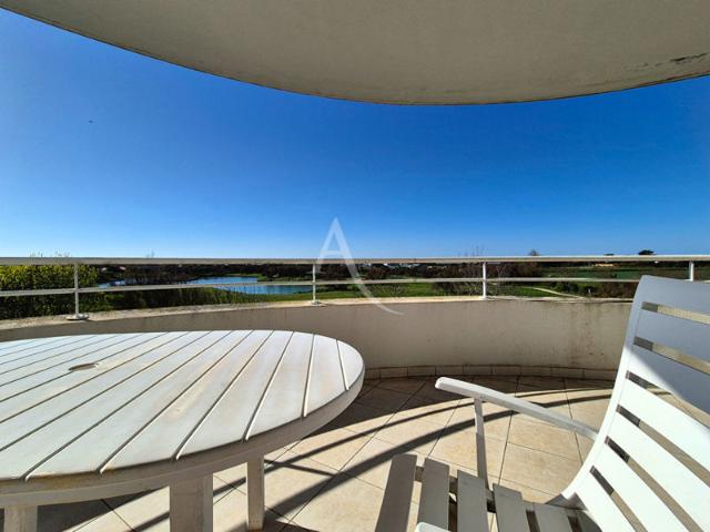 GRAND APPARTEMENT AVEC VUE MER