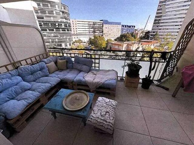 Grand appartement avec 2 chambres à acheter à Marseille 4 13