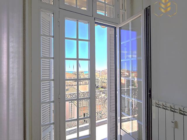 GRAND APPARTEMENT BOURGEOIS VUE MER et PANORAMIQUE