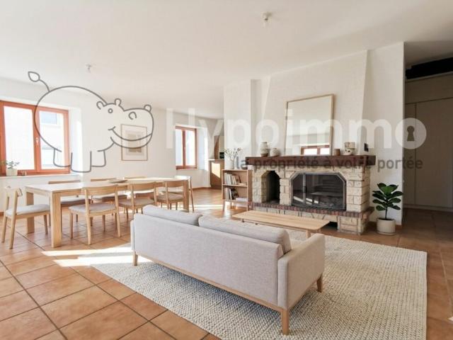 Grand appartement de 4.5 pièces avec cheminée