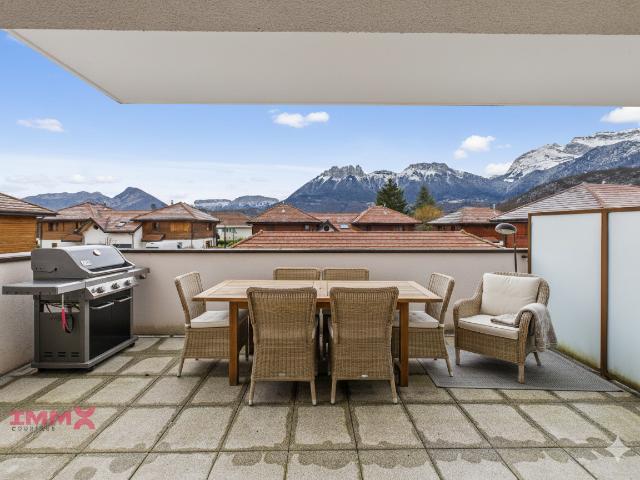 Grand appartement de Type 2 à 5 mn du lac avec vue