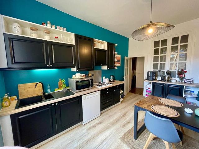 Grand appartement de caractère de 173 m² en plein centre de Nevers Garage Dépendance 4 chambres