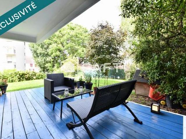 Grand appartement de deux pièces avec un grand jardin privé de 200m2 !