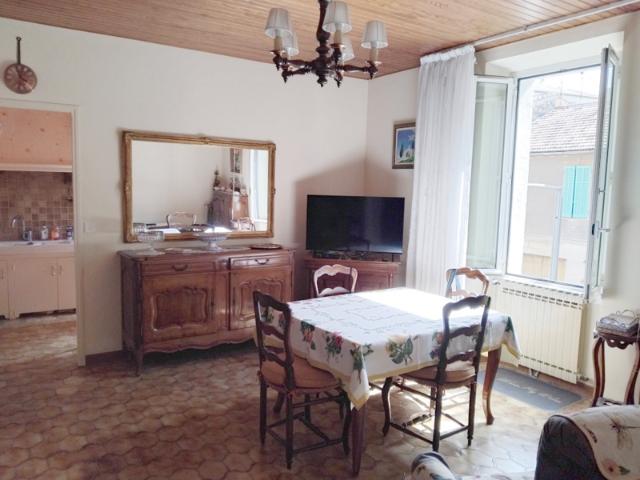 GRAND APPARTEMENT DERNIER ETAGE T4/5 SECTEUR PARADIS AVEC GA