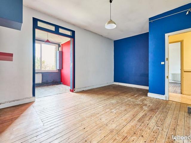 Grand appartement deux pièces à rénover Bordeaux Bastide