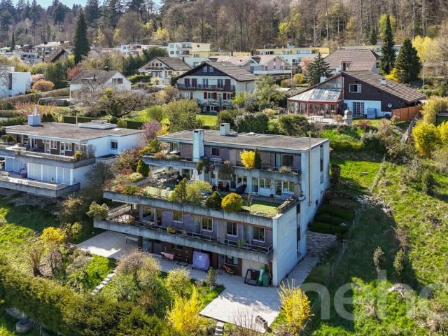 Grand appartement en terrasse avec magnifique vue à Evilard