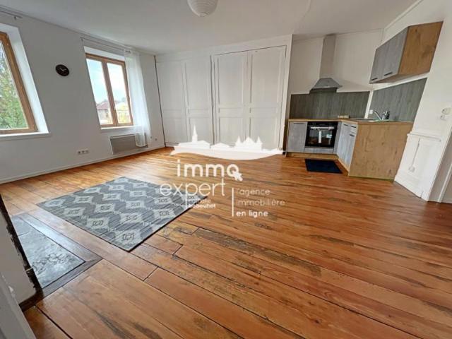 Grand appartement en location à Mirecourt