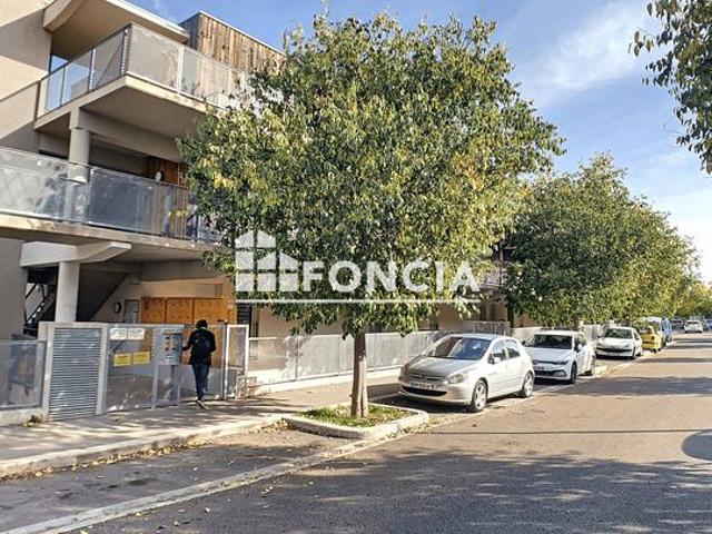 Grand appartement f2 en dernier etage avec vue dominante