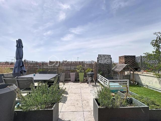 Grand appartement familial avec 3 chambres, 2 balcons et exceptionelle terrasse de 90 m²