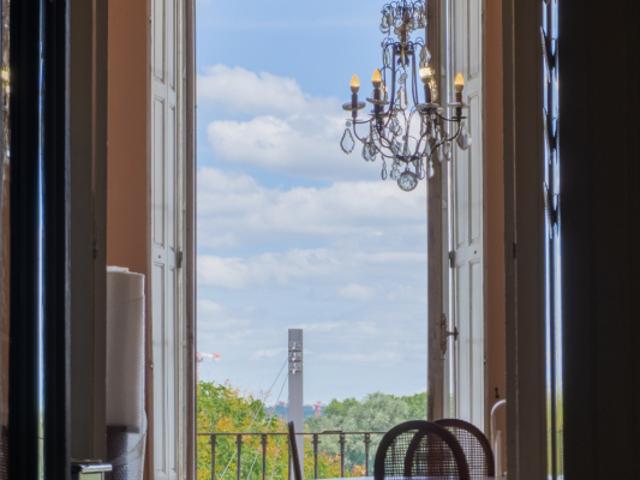 Grand appartement lumineux de 140m2 avec vue panoramique sur